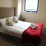Fabulous 2 Bed Apt 10 Mins From City Centre