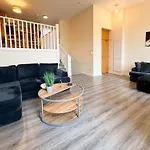 Duplex Apartment In Glasgow