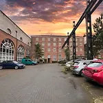 Duplex Apartment In Glasgow