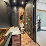 Grand 2 Bed West End Residence