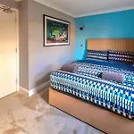 Cosy 4 Bedroom Home In Glasgow City - Free Parking