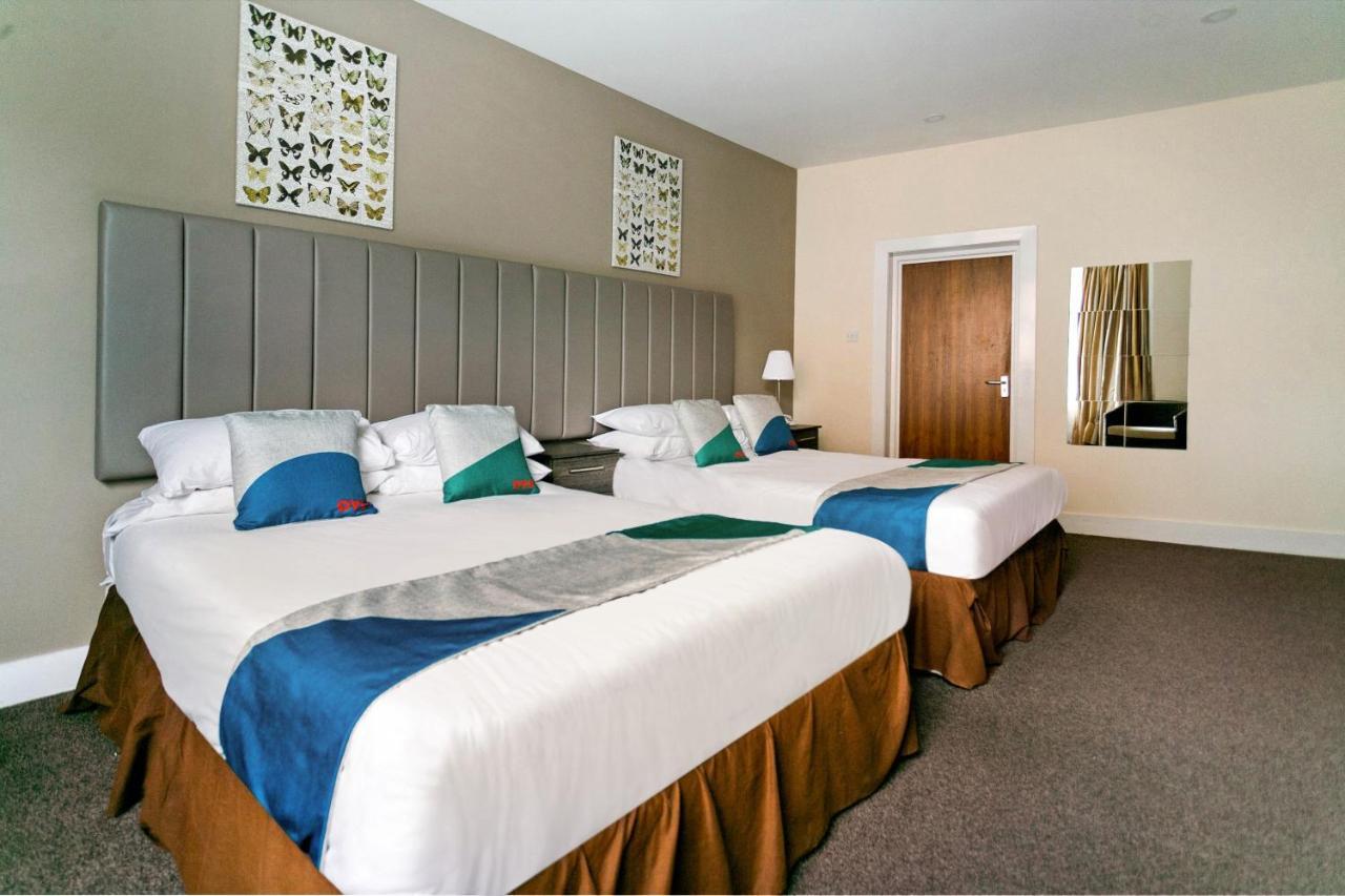 Oyo The Ivory Hotel