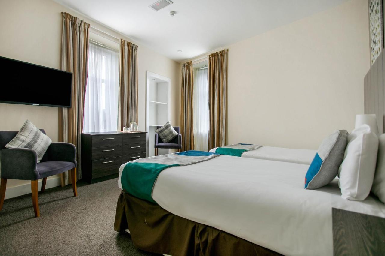 Oyo The Ivory Hotel