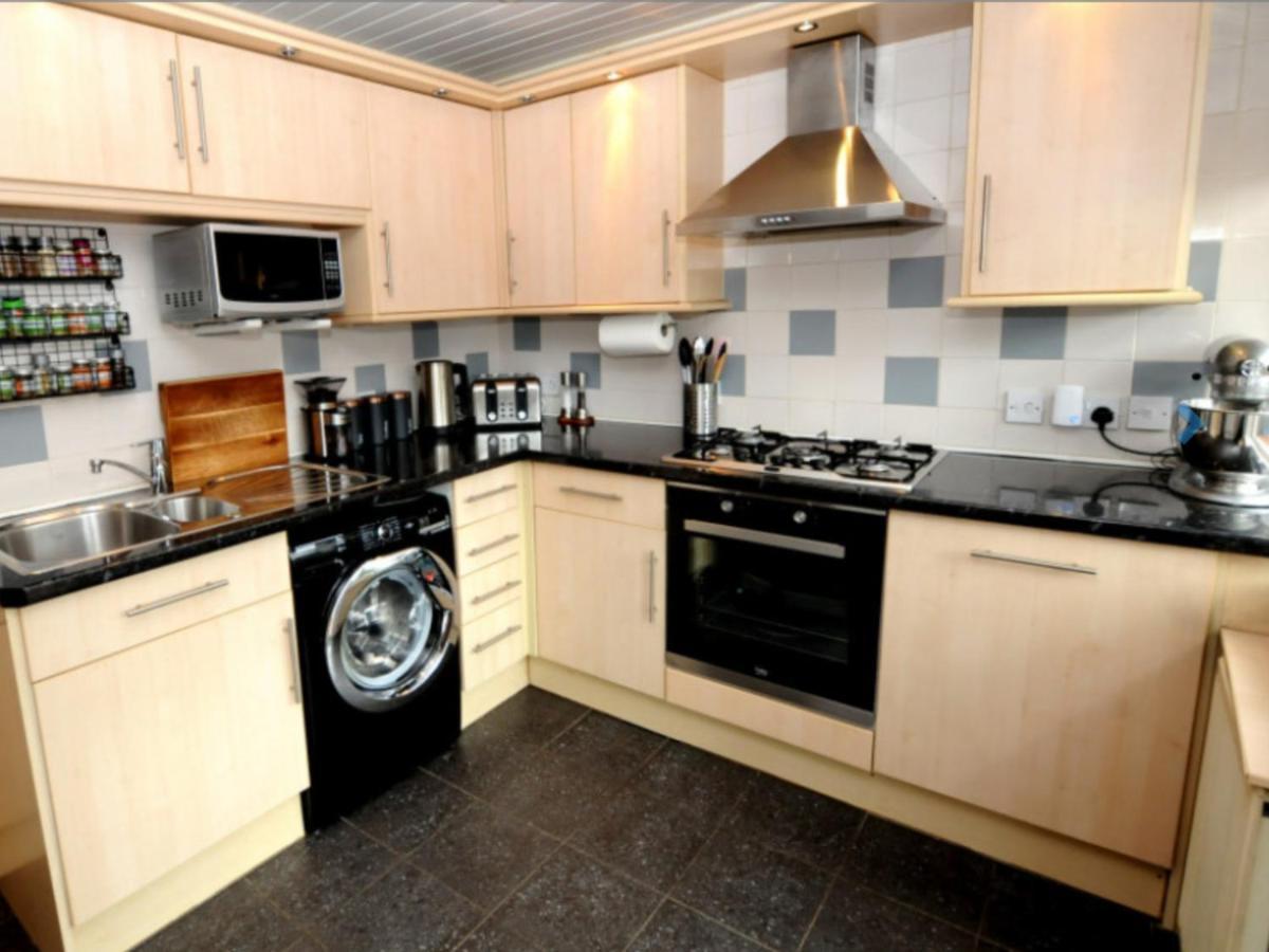 Cheerful One Bedroom With Parking Space.