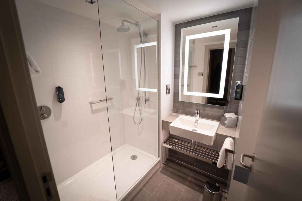 Clayton Hotel 4*