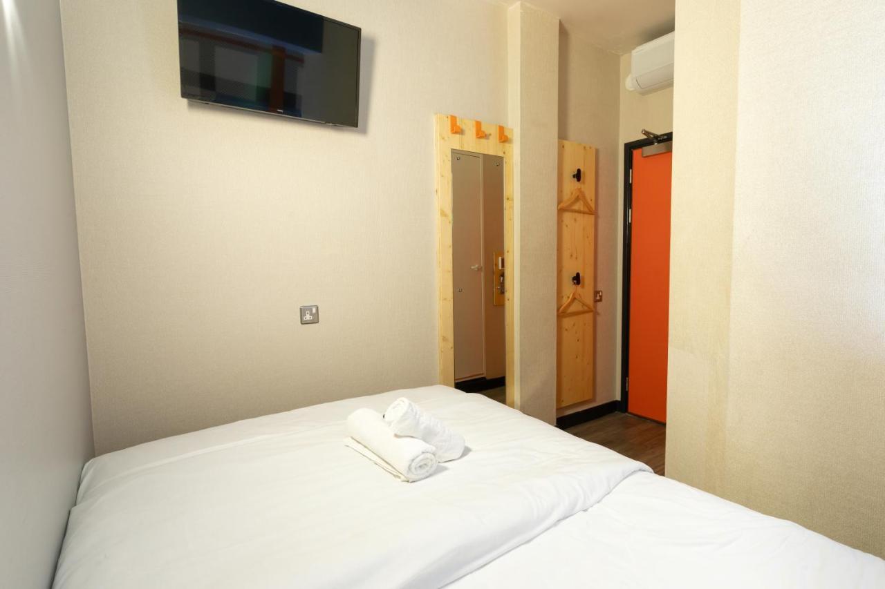 Easyhotel