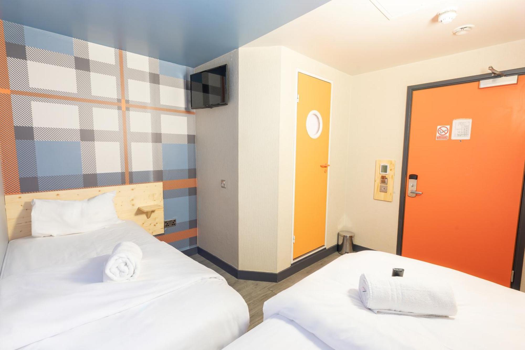 Easyhotel