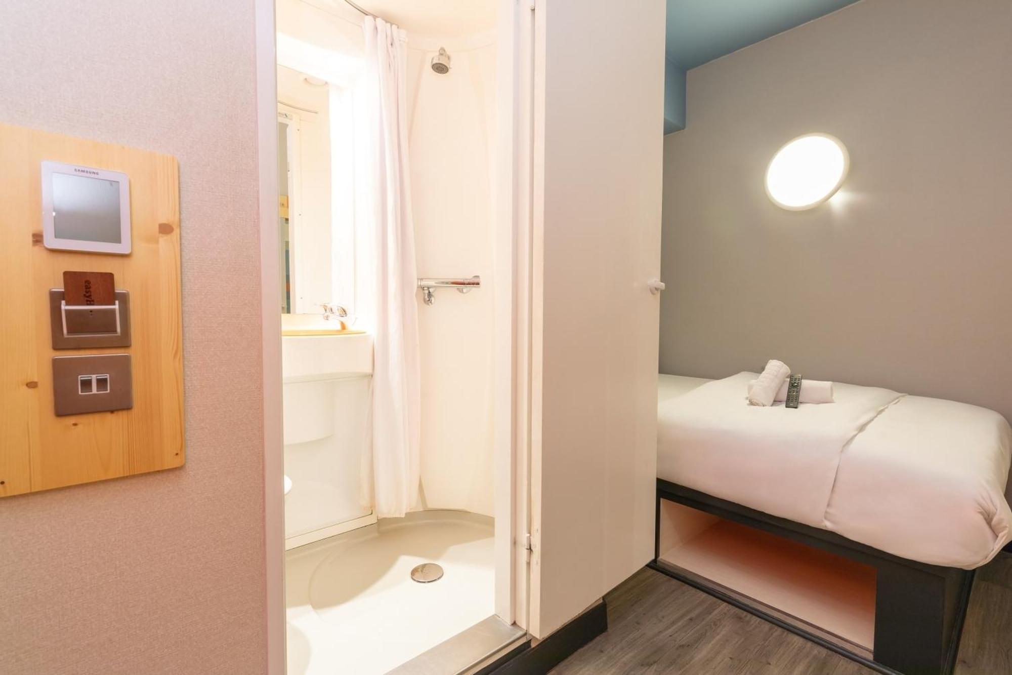 Easyhotel Hotel 2*