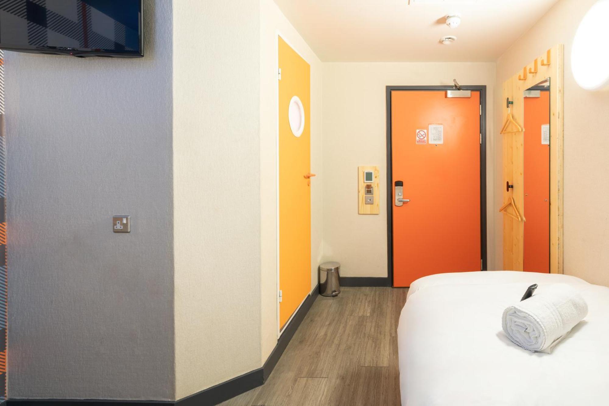 Hotel Easyhotel