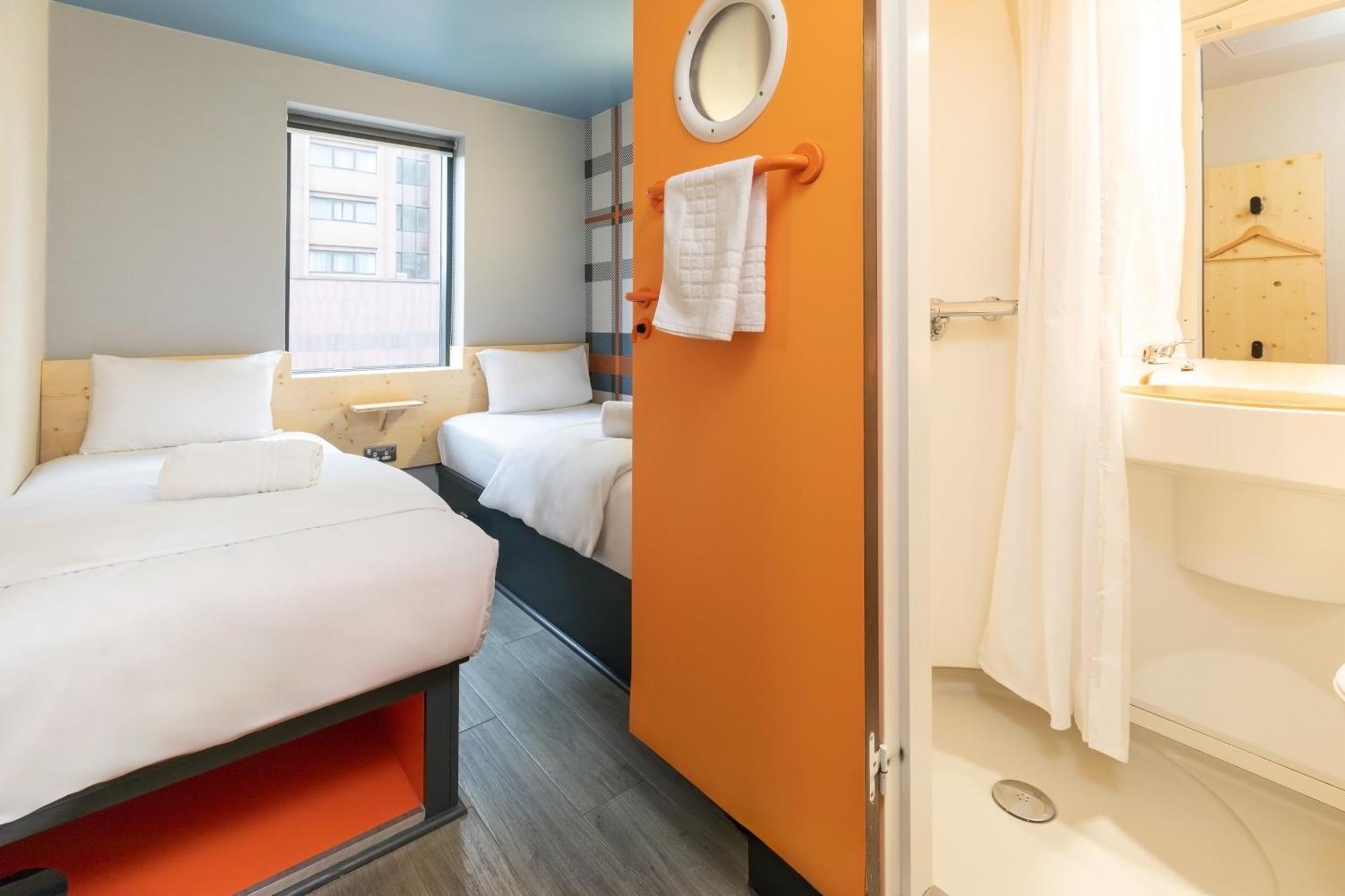 Hotel Easyhotel 2*