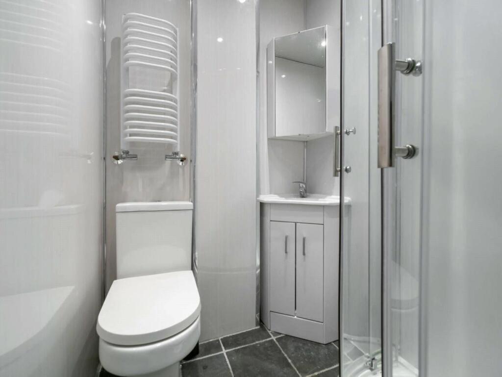 Road Apartment