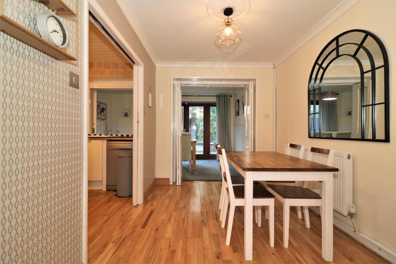 Signature - Shield House Apartment *