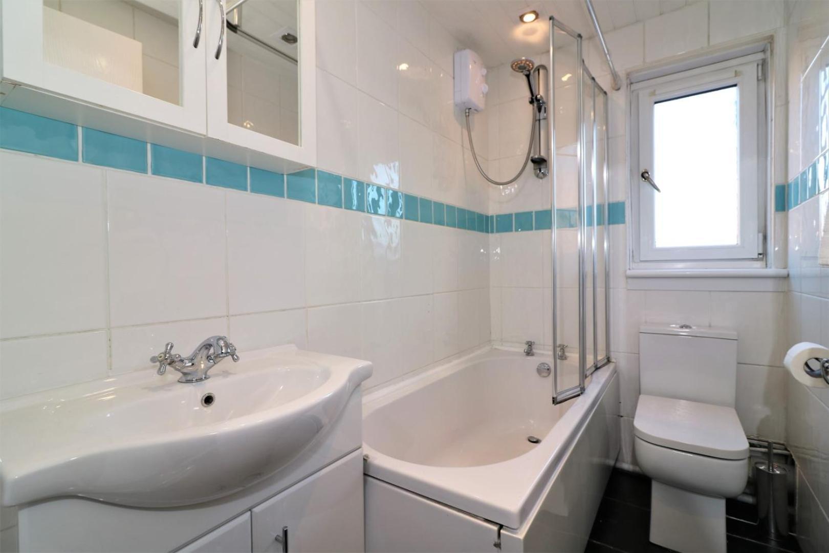 Signature - Shield House Apartment