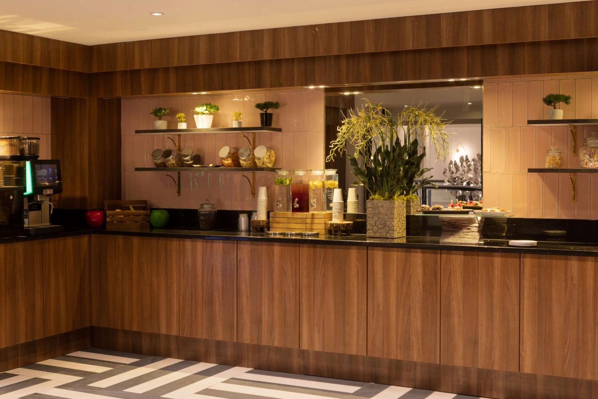 Hilton Hotel 4*