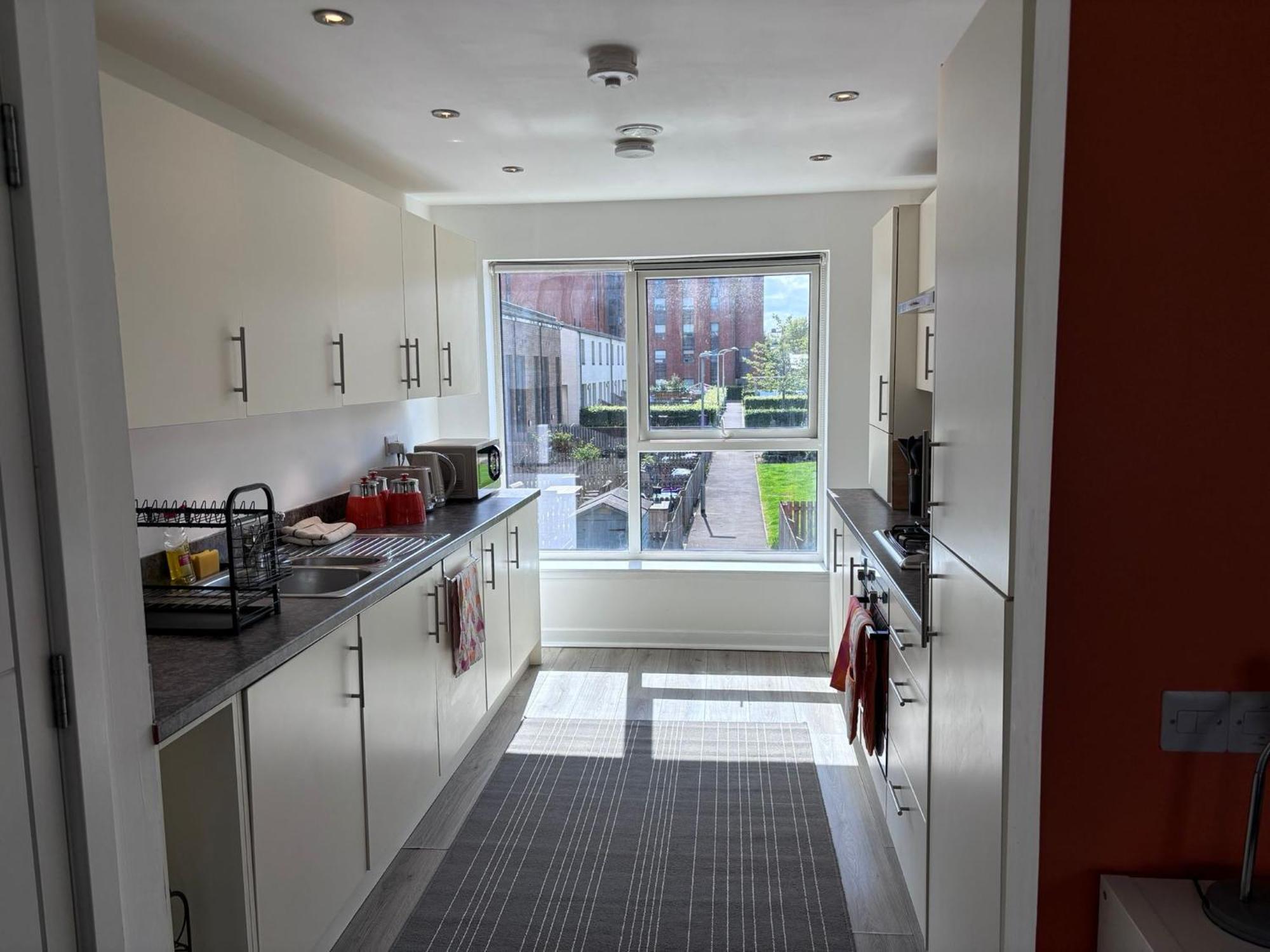 Radiant Homes 2 Bedrooms 2 Bathrooms Free Parking Apartment