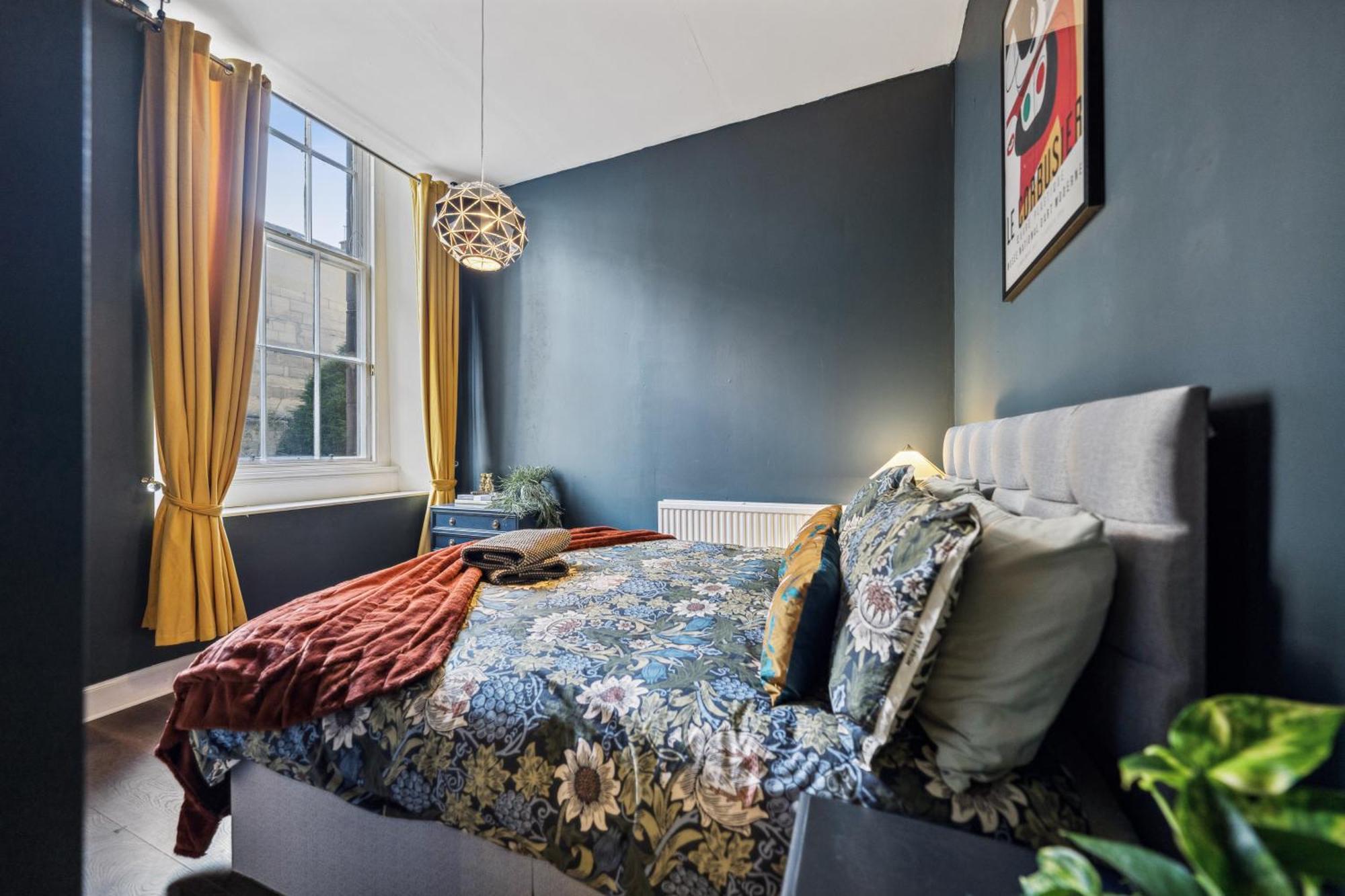 Grand 2 Bed West End