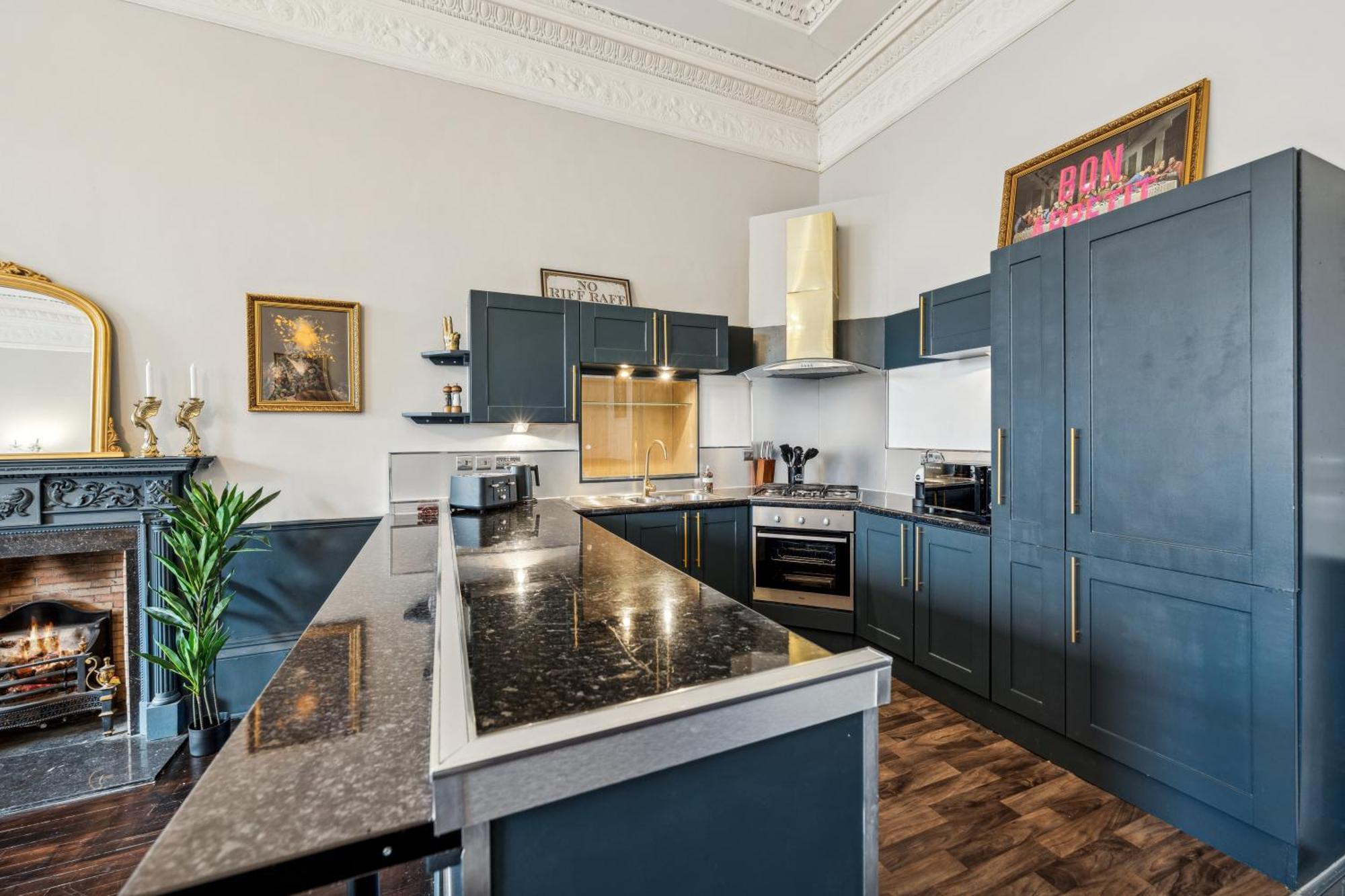 Grand 2 Bed West End Apartment Glasgow