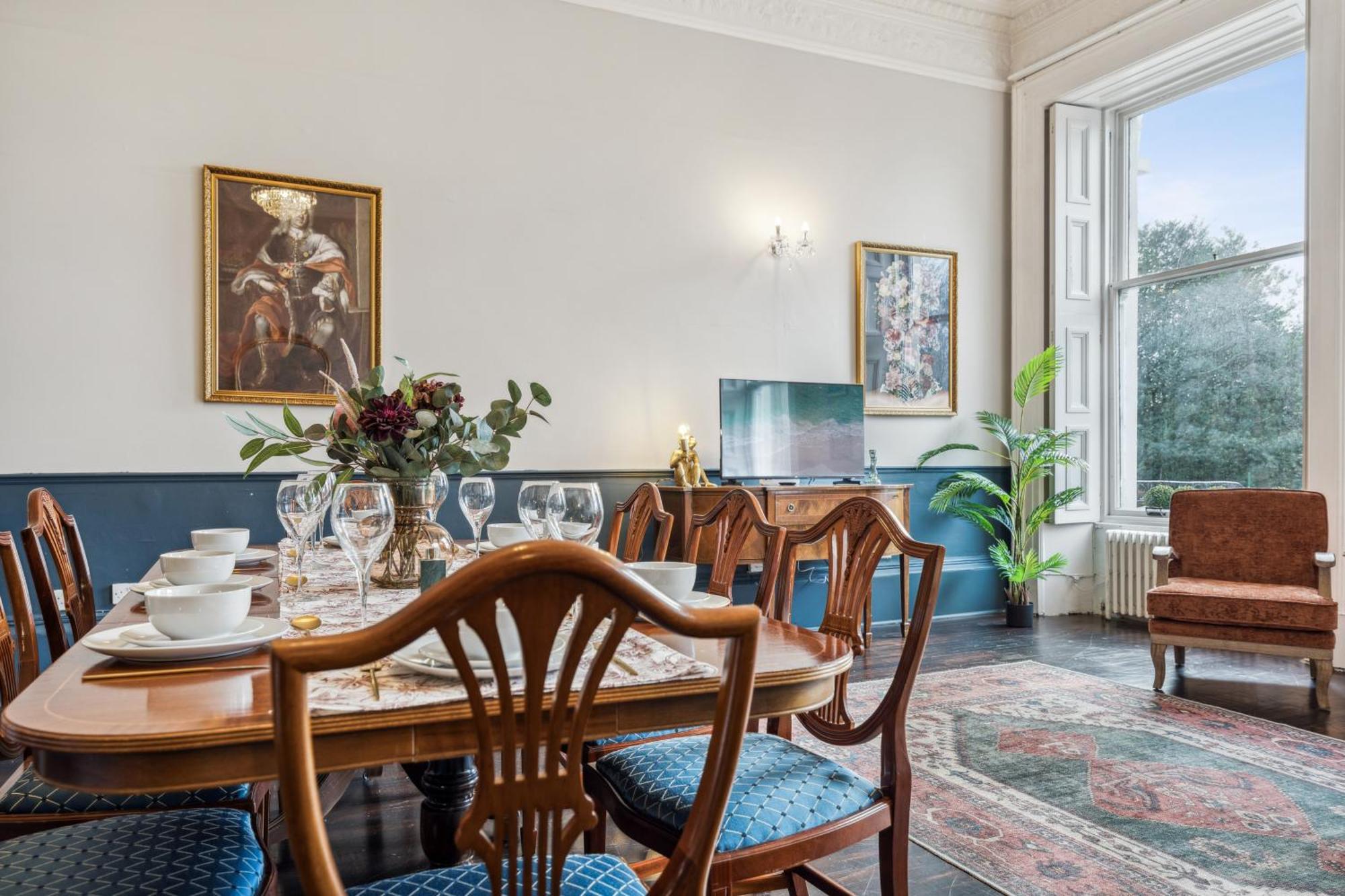Grand 2 Bed West End *