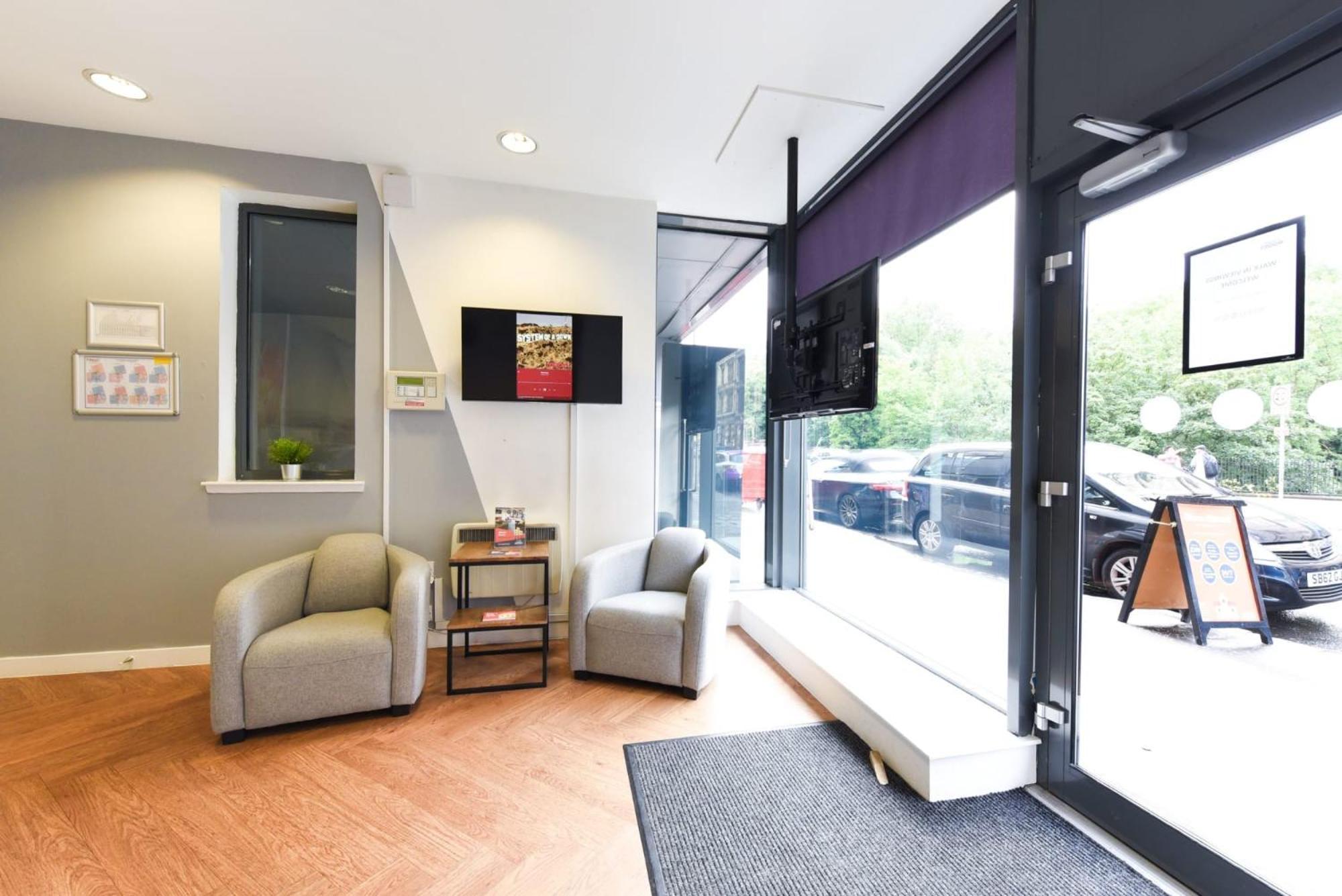 Student Spot In Gibson Street *