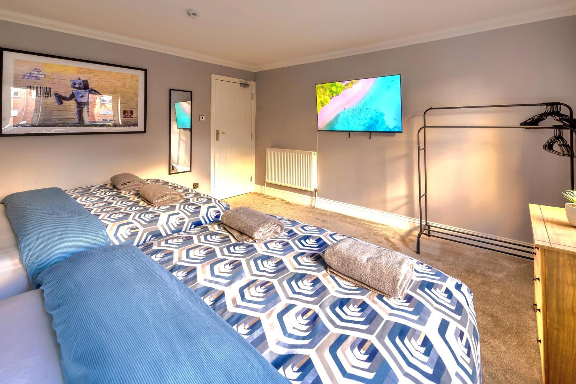 Cosy 4 Bedroom In - Free Parking * Glasgow