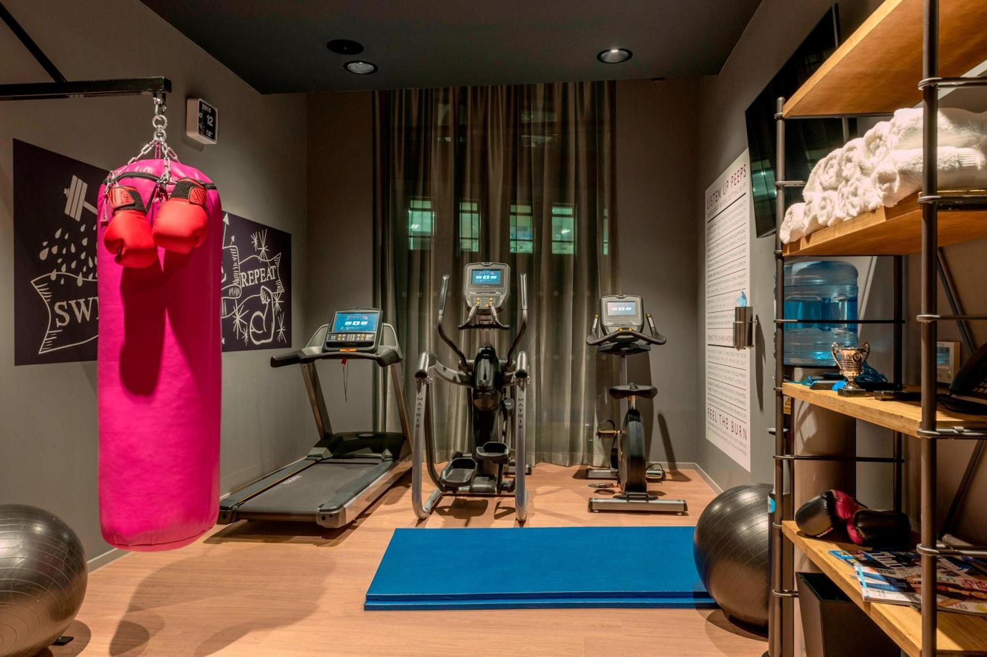 Hotel Moxy Merchant 4*