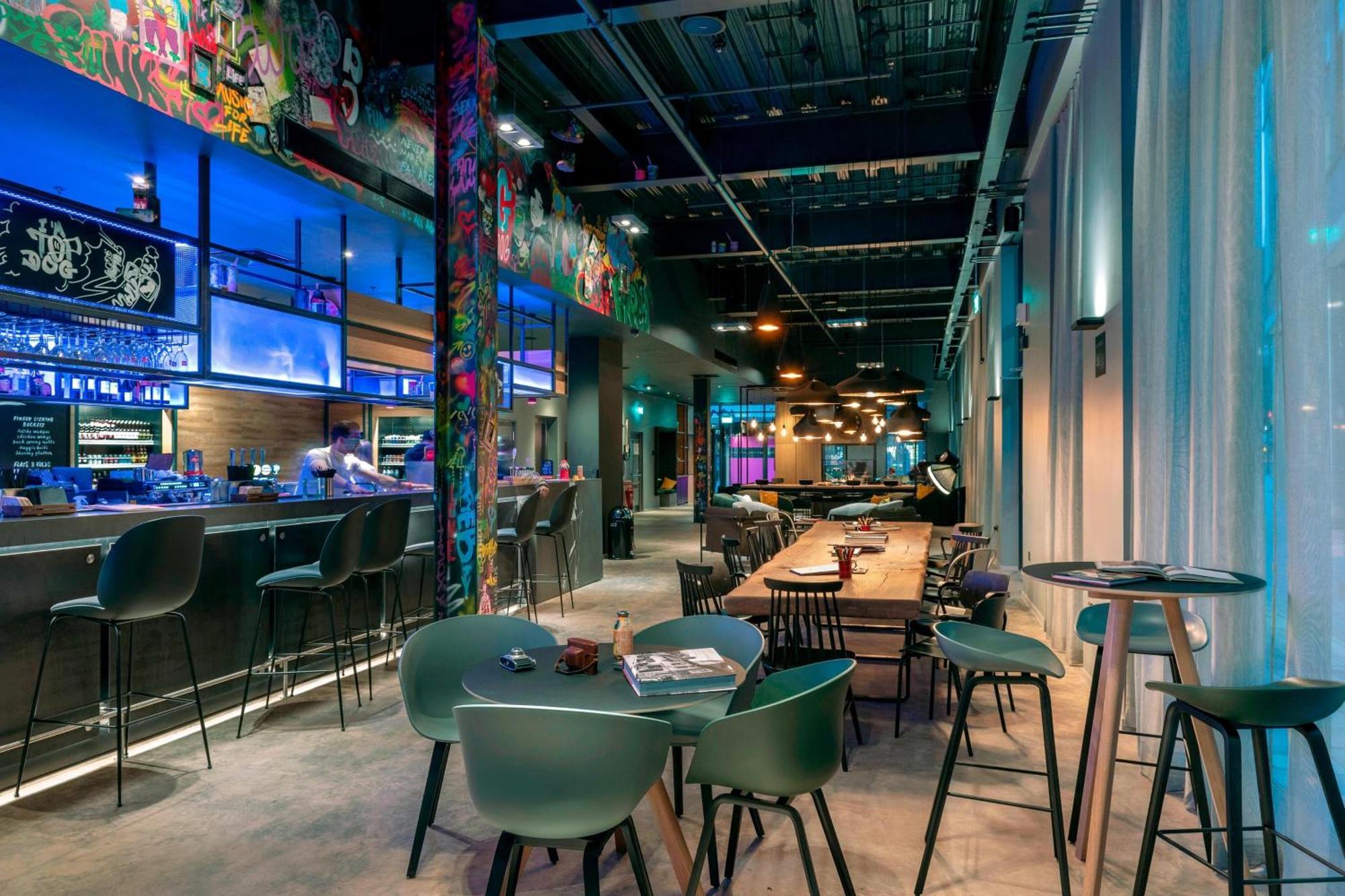 Moxy Merchant Hotel 4*