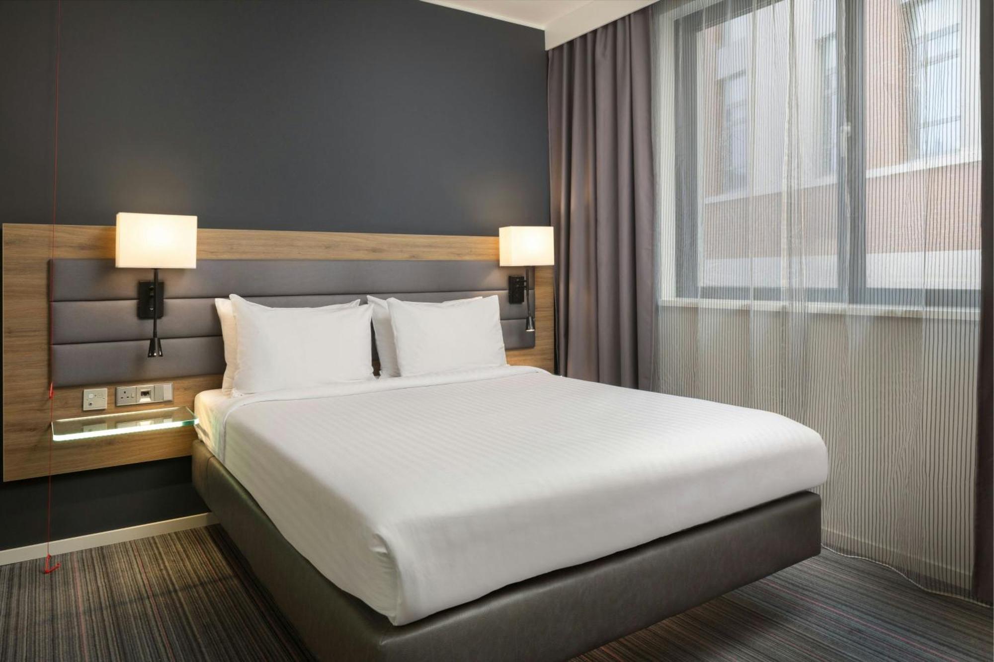 Hotel Moxy Merchant