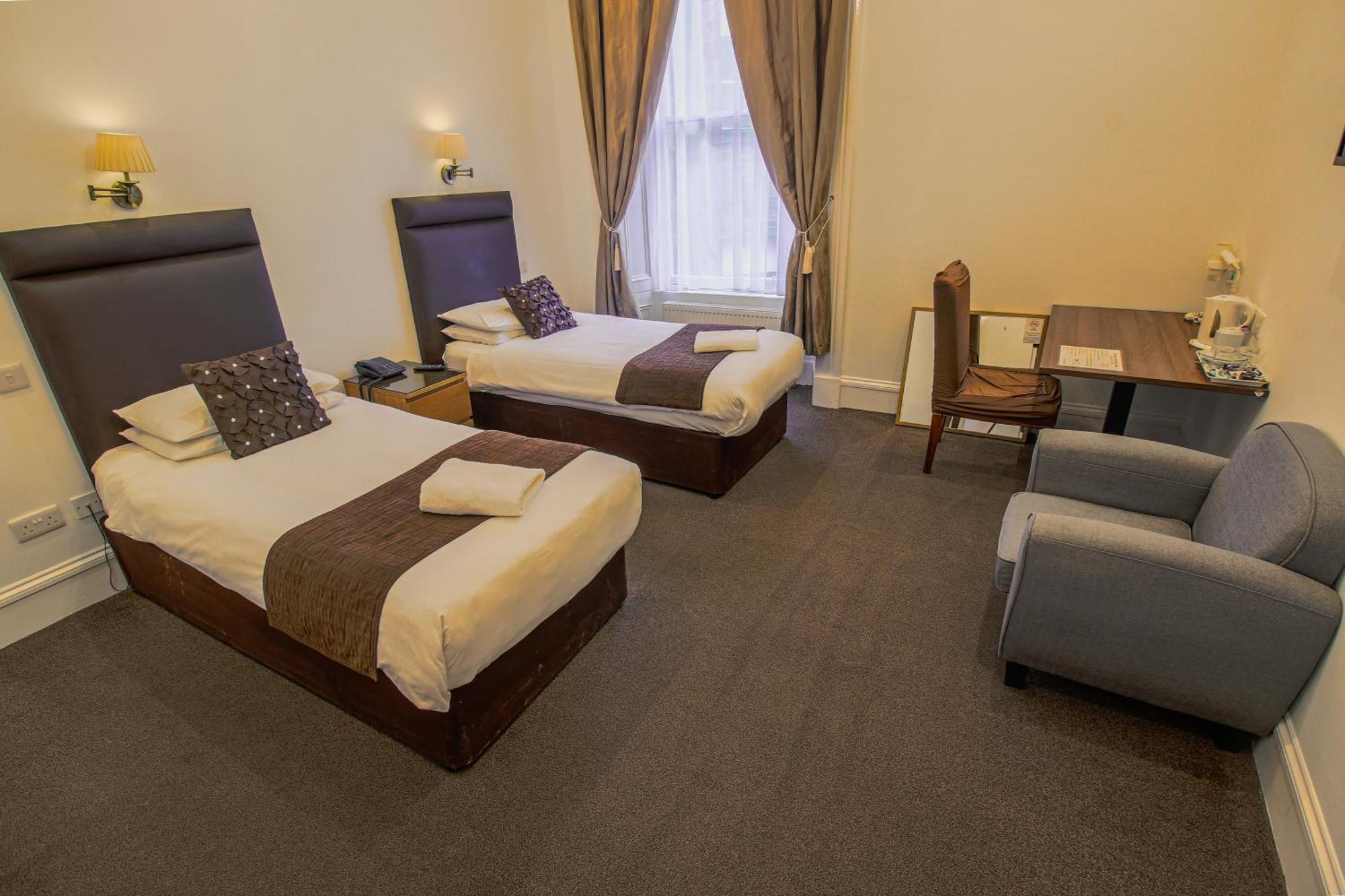 Sandyford Hotel 3*