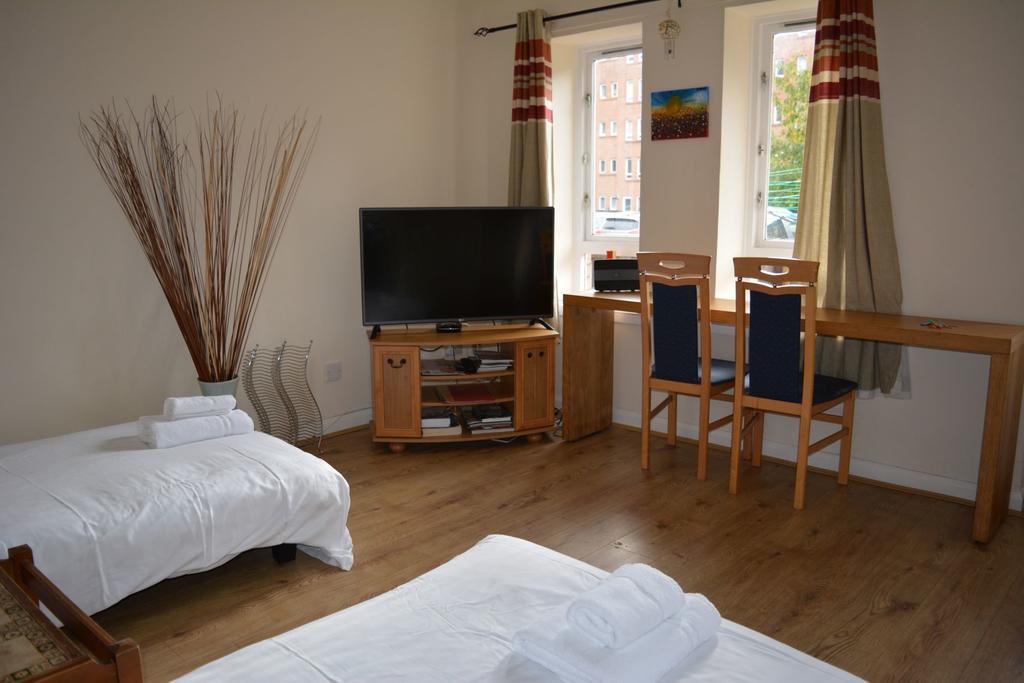 Charing Cross Apartment *