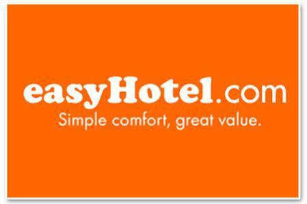 Easyhotel 2*