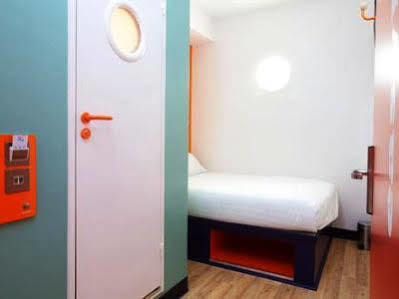 Easyhotel 2*