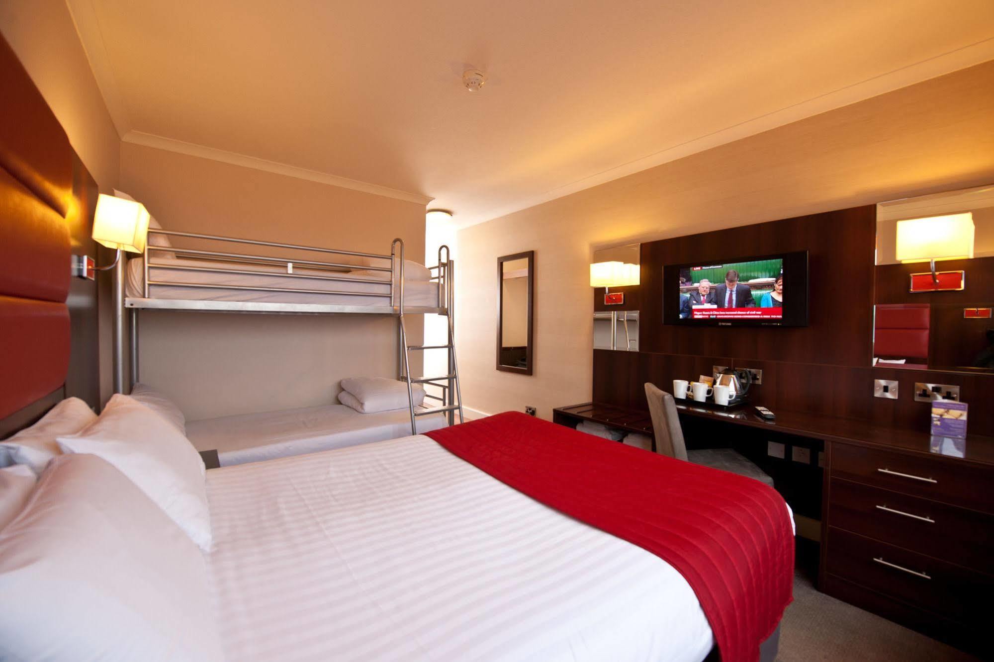 Hotel Leonardo West End 3*