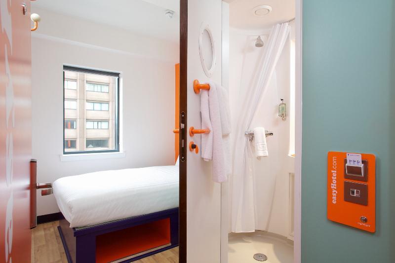 Hotel Easyhotel 2*