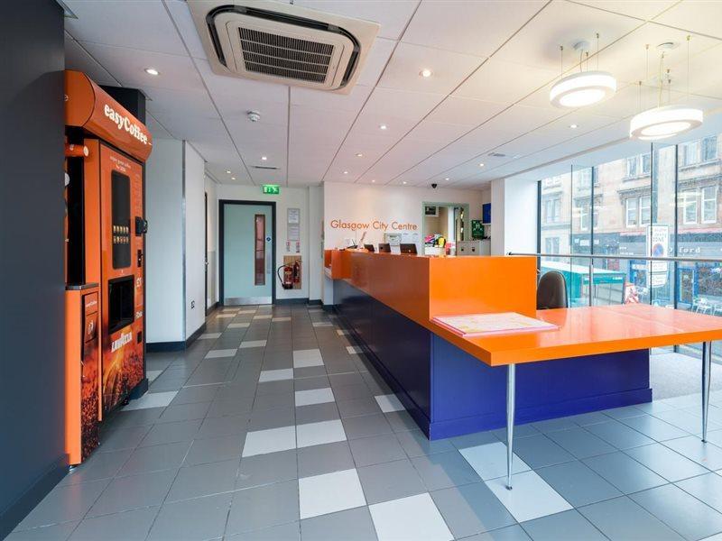 Easyhotel