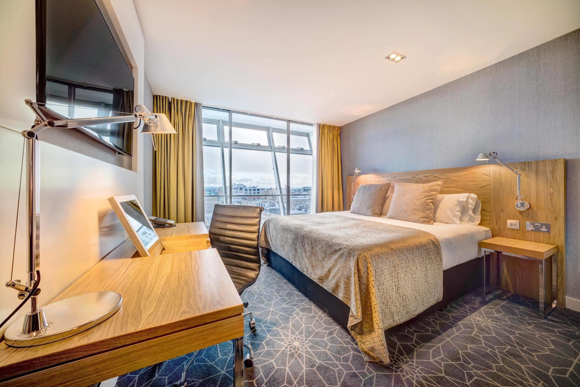 Apex Of 4* Glasgow