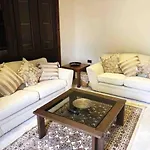 Beautiful 4-Bed Villa In Glasgow