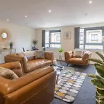 Charming Westend/City Centre Apartment