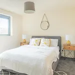 Charming Westend/City Centre Apartment