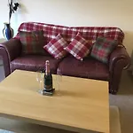 2 Bed City Apartment With Parking