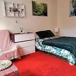 Spacious Flat In Bridgeton, Glasgow