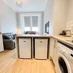1 Bedroom Glasgow Apartment
