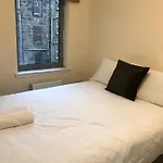 Apex Fox Street Apartment With Free Parking