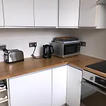 Apex Buccleuch Street Apartment