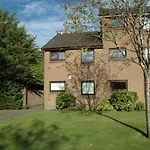 The Kelvin - Peaceful West End River View Property