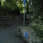 The Kelvin - Peaceful West End River View Property