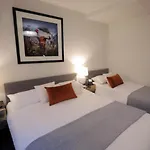 Boutique 50