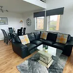 The Ovo Hydro Penthouse With Free Parking
