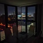 Glasgow City Centre Waterfront Apartment