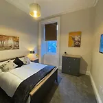 Traditional 5 Bedroom City Centre Apartment