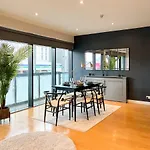 Lovely 2 Bed Duplex Apartment With Hydro Views